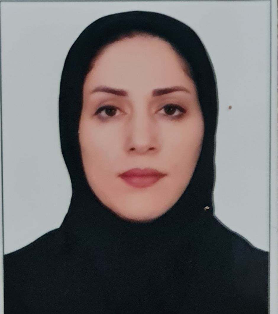مریم اکبری